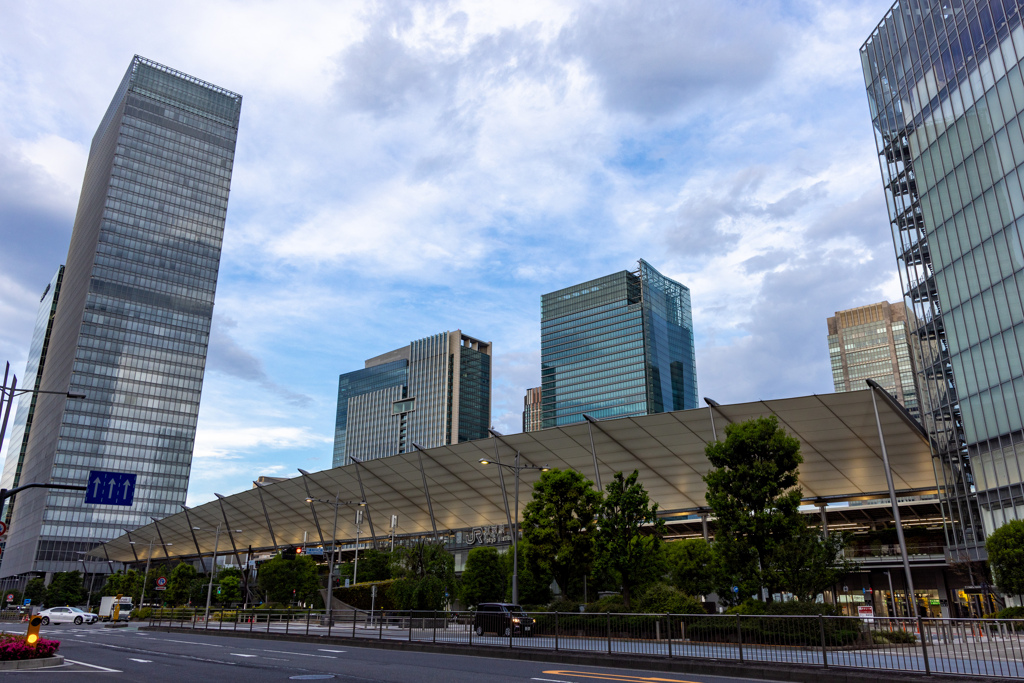 静寂の東京駅八重洲口