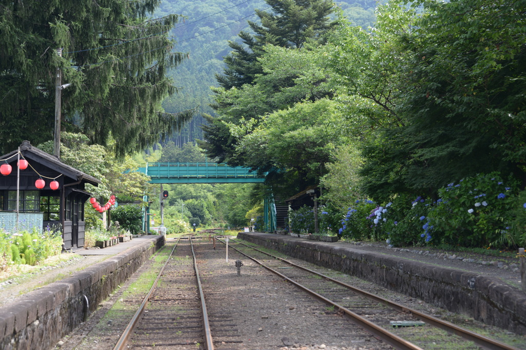 夏虫駅