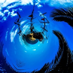 空に浮かぶ海賊船