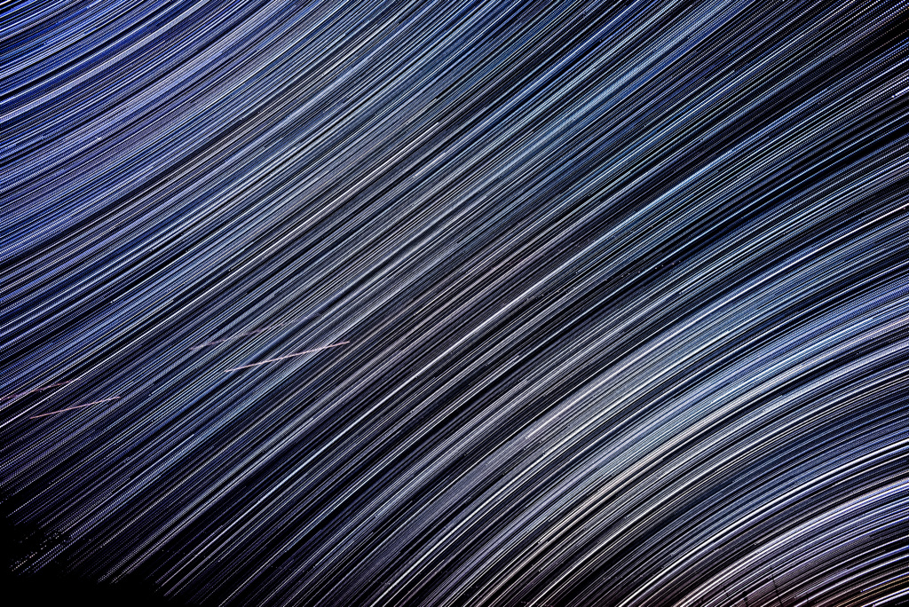 夜空が描いたストライプ