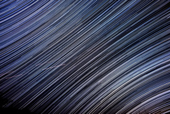 夜空が描いたストライプ