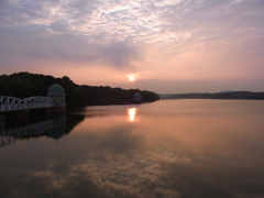 多摩湖の夕凪