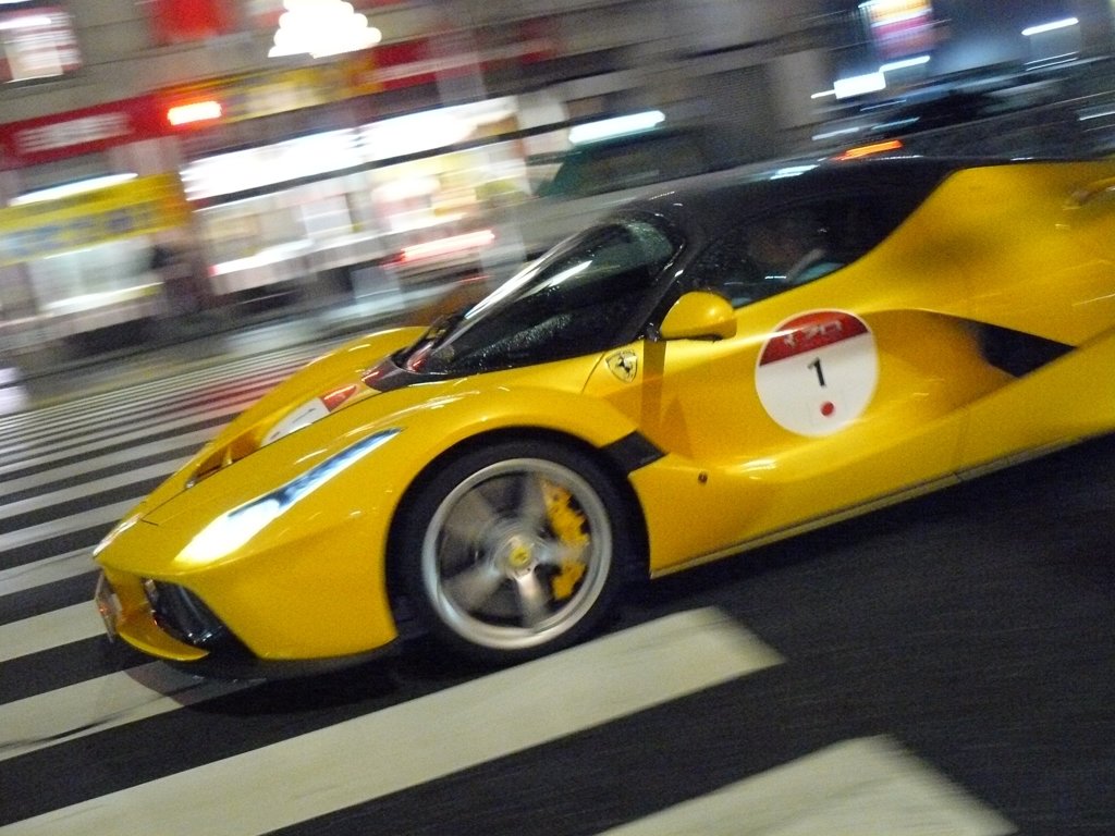 ラフェラーリ　アペルタな流し撮り