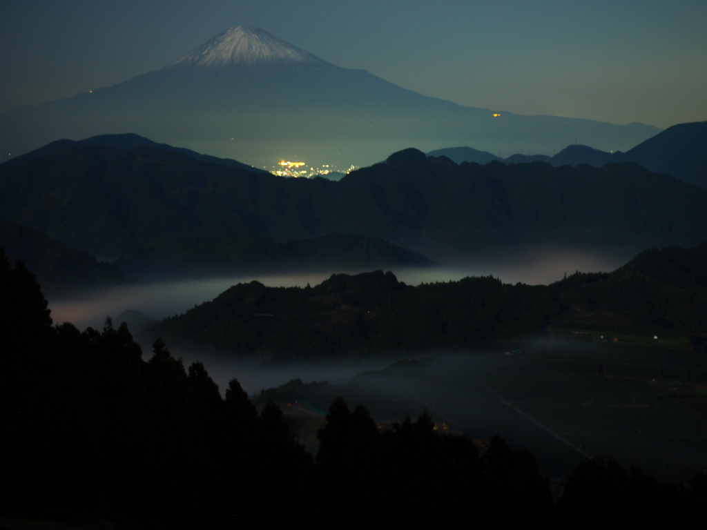 吉原を照す満月夜