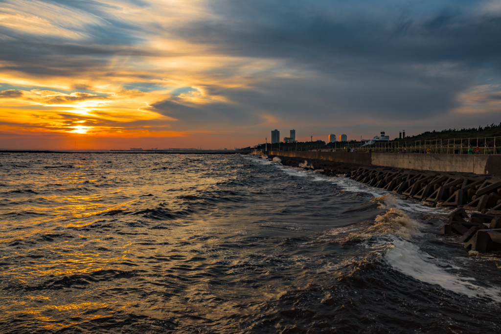 夕日と海