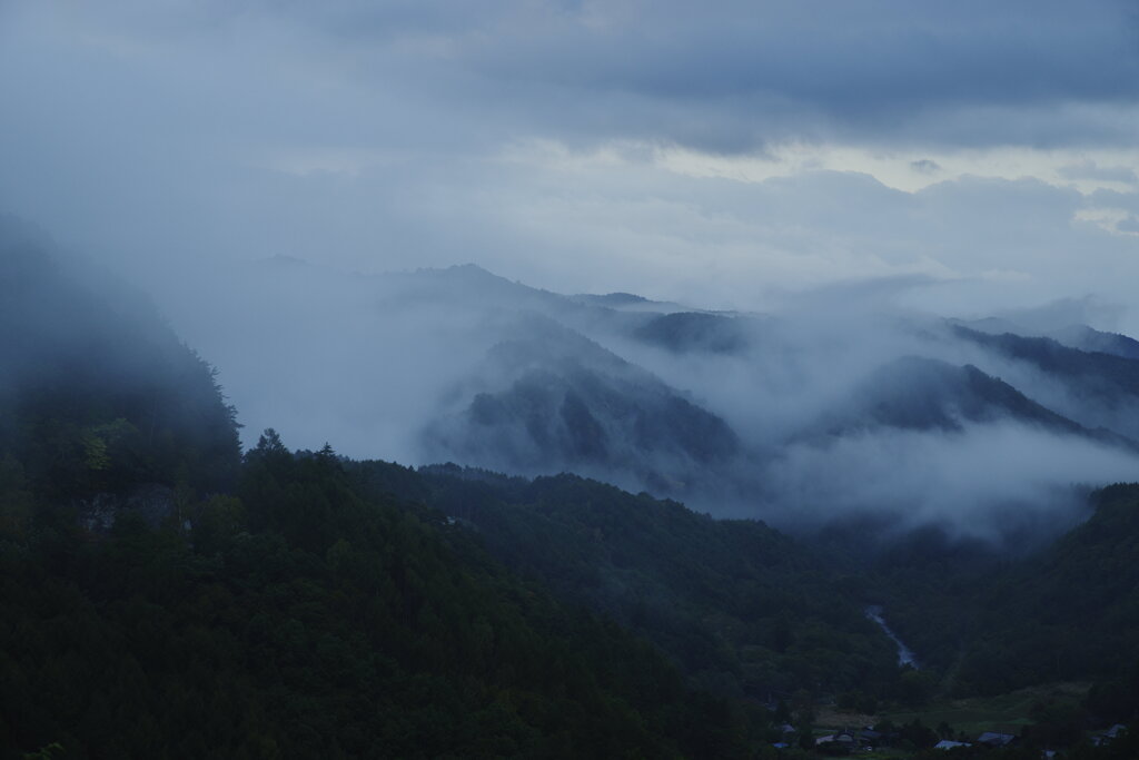 這いずる霧