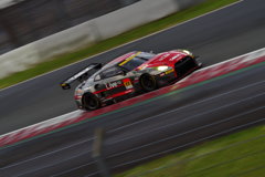 GT300 winner GAINER TANAX GT-R