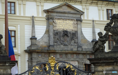チェコ（７３１）プラハ城の入り口　　