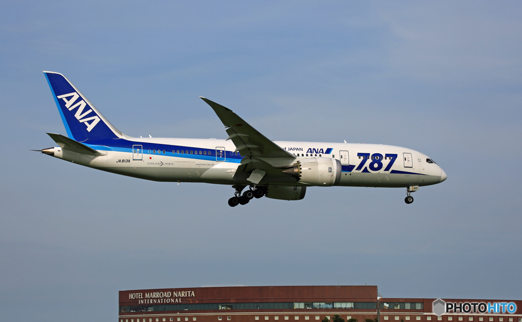 「良い天気」 ANA 787-8 JA813A 到着です