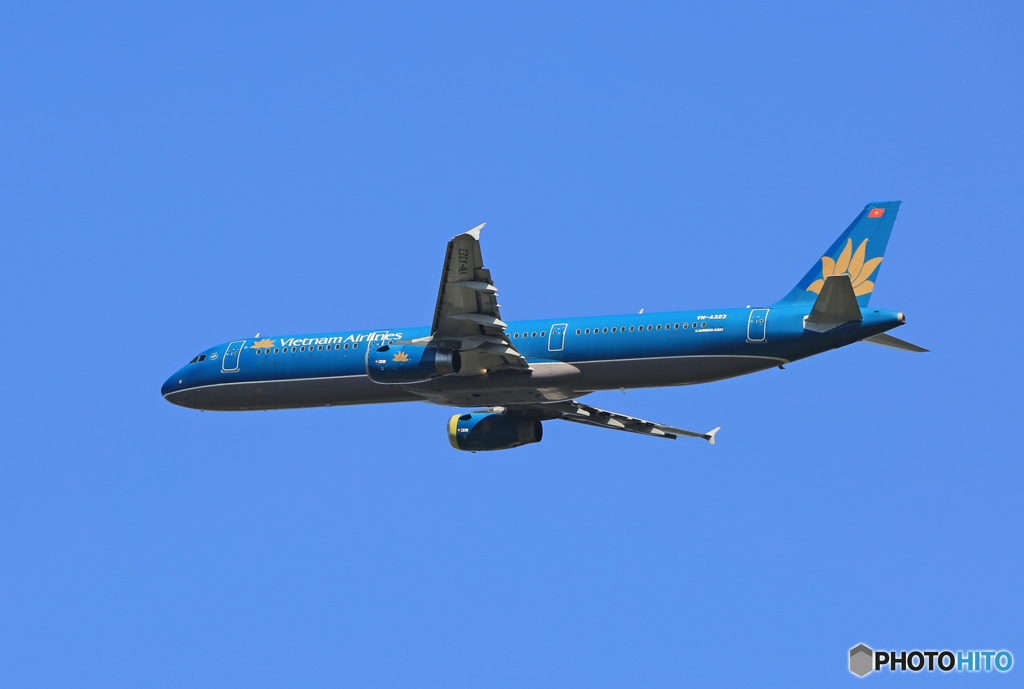 「青空」 Vietnam A321-231 VN-A323 Takeoff