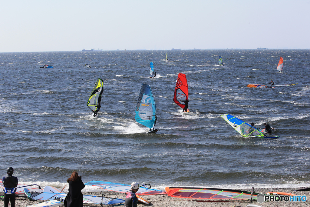 「良い天気」 風が強くて大変です・  ウインドサーフィン