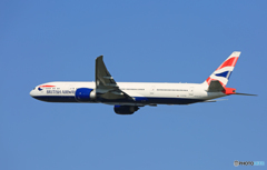 「青空」 British 777-336 G-STBL 出発