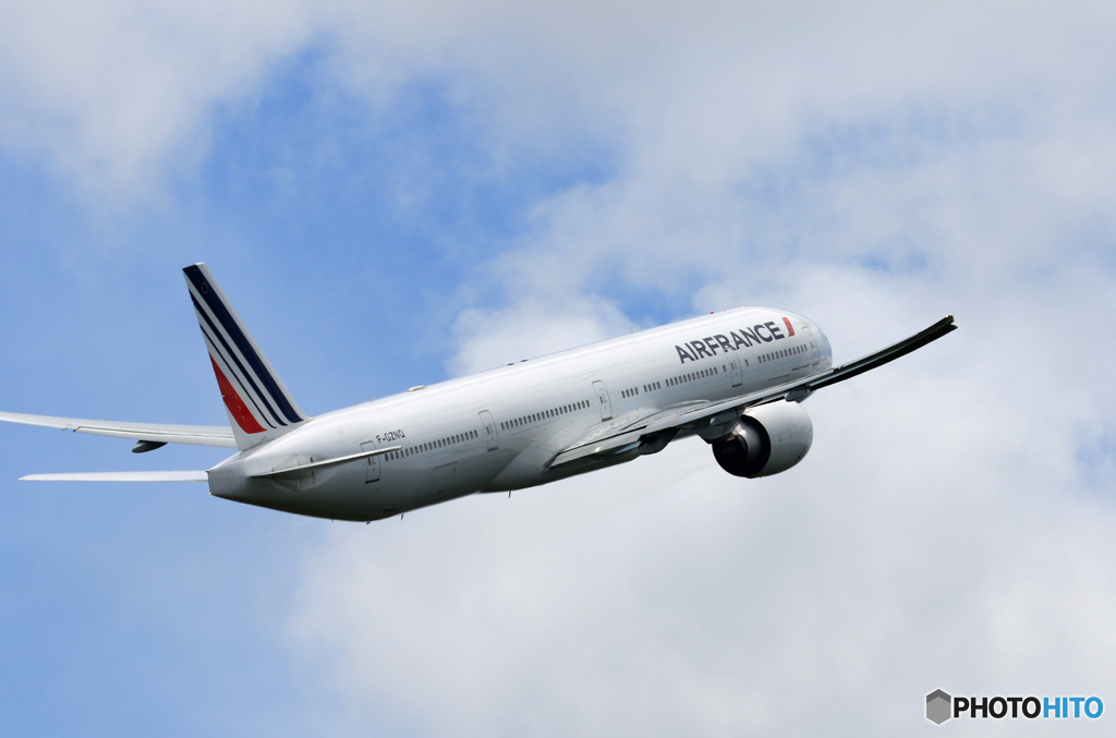 「良い天気」　Air France 777-200 F-GZNQ 飛行