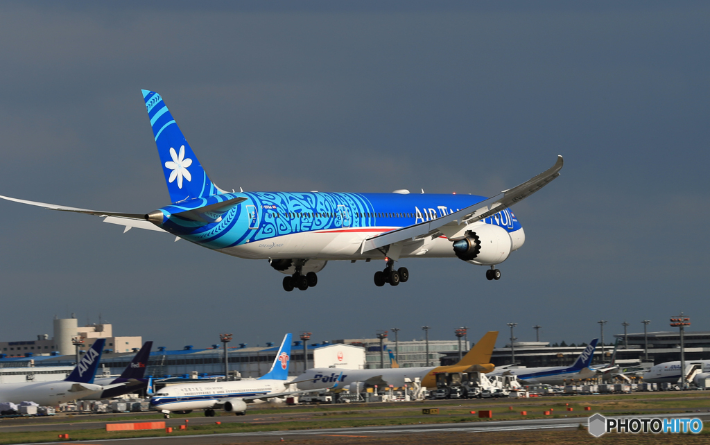 「空色」Air Tahiti Nui 787-9 着地前 