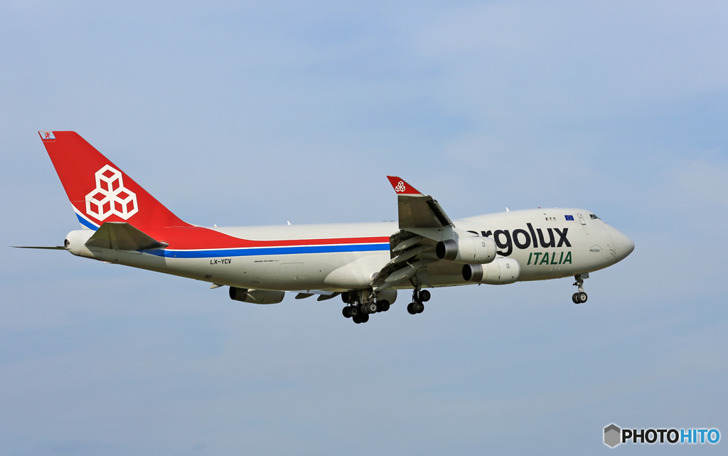 「☁雲なし」 Cargolux 747-400 LX-YCV 到着