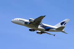 「青色」Mlaysia A380-841 9M-MNC Takeoff