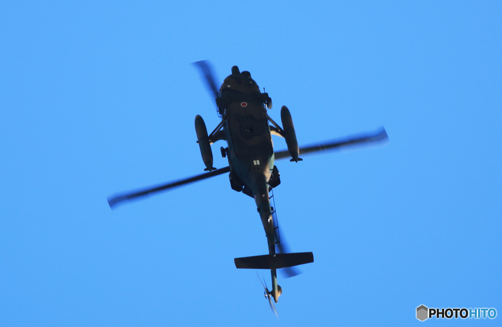「cool」陸上自衛隊 ヘリコプター　/  ブラックホーク飛来する　　
