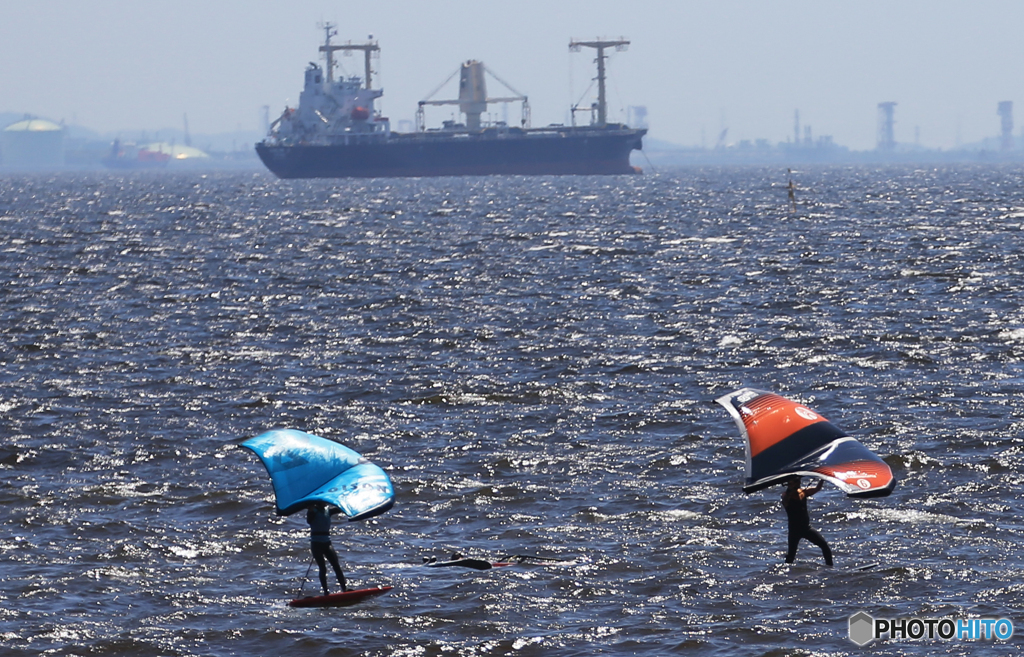 「青い海」大きな船とコラボ　