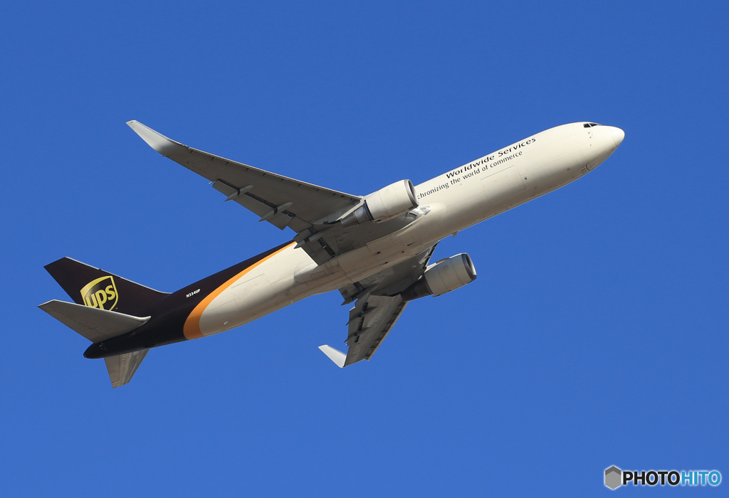 ☀「あおぞら」 UPS 767 N334UP 出発