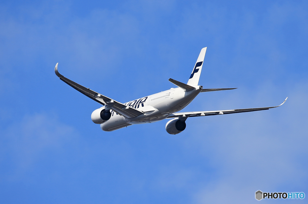 「真青の空」FINNAIR A350-941 OH-LWD出発