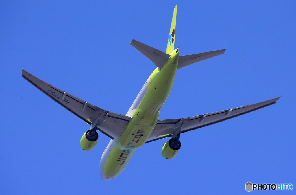 「晴れ」? JIN AIR 777-2B5 HL7733 離陸します