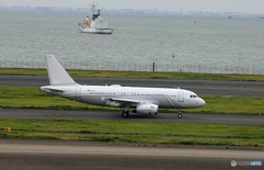 SWISS ノマド アビエーション A319 HB-JJJ離陸