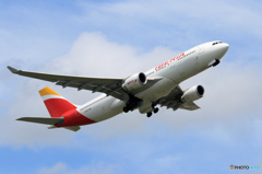 「青色」 IBERIA A330-202  EC-MKI 出発です