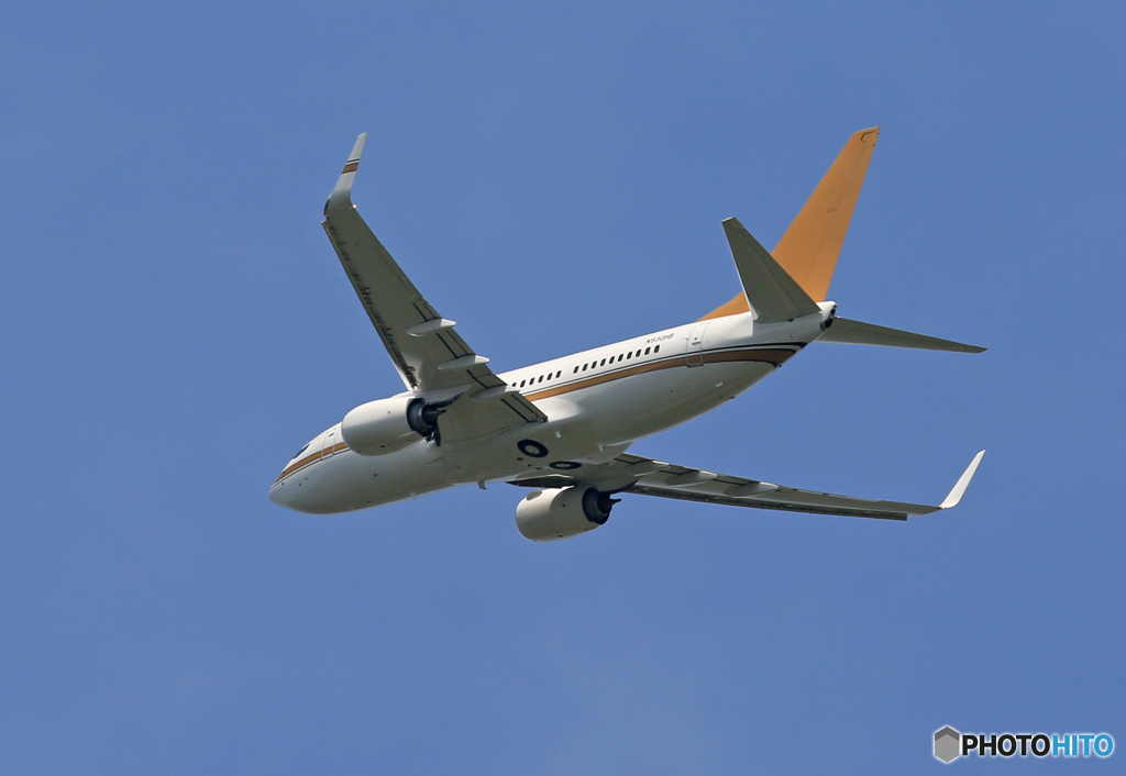 「青が好き」 南山公務 737-700 N930HB 出発