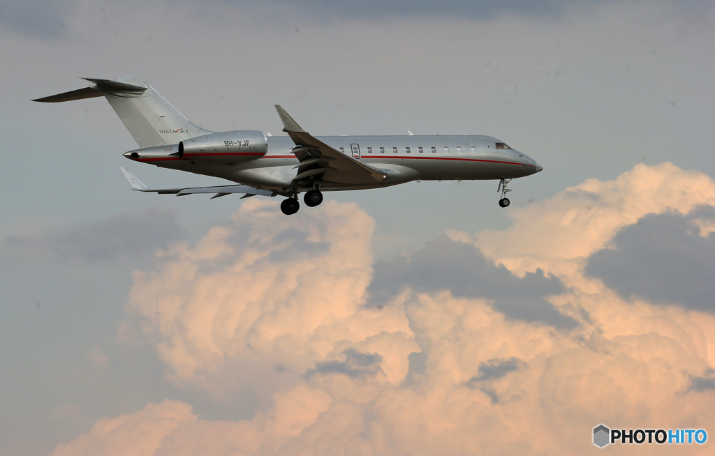 「令和」VistaJet Malta ボンバルディア6000 Landing