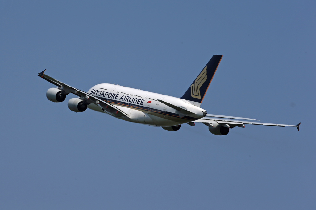 「青」 Singapore A380-841 9V-SKG 離陸