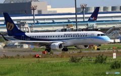 「SKY」 マンダリン航空 エンブラエル ERJ-190飛行