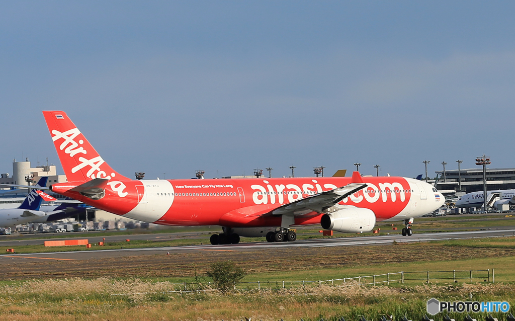 「真青の空」Air Asia A330 HS-XTJ  飛び立ちです