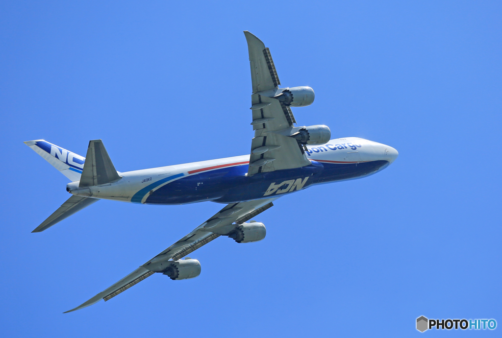 「ぶるー」　NCA 747-8KZF JA13KZ 出発です