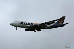「☁」　ATLAS 747-47UF N499MC着陸