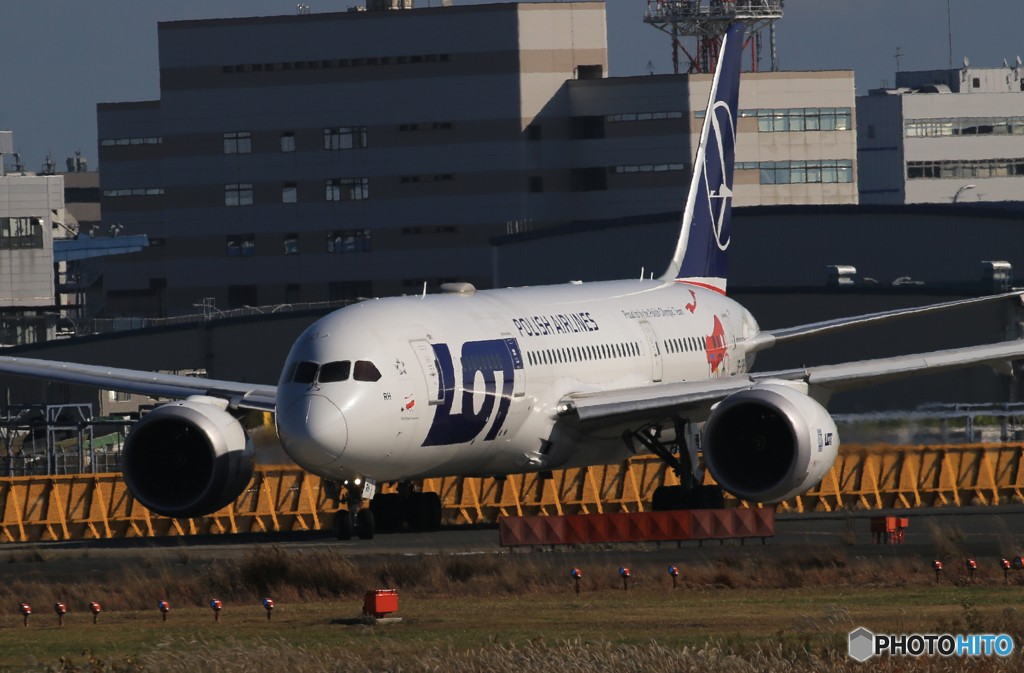「すかい」 LOT 787-8 SP-LRH 出発