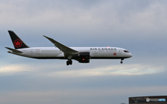  「晴れ」 エアカナダ 787-9 C-FVNV 着陸