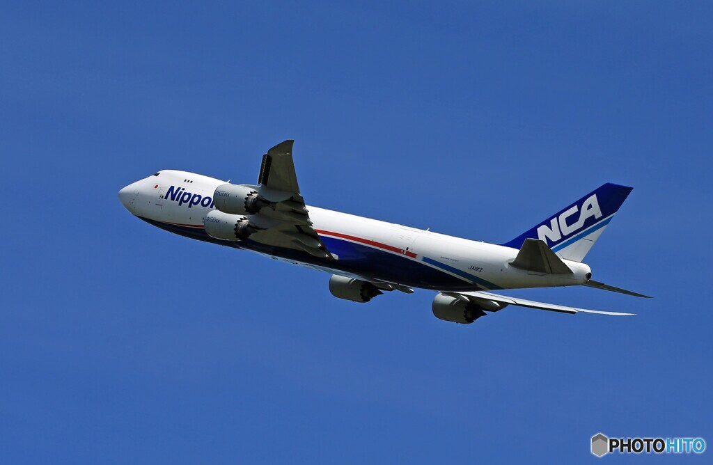 「真青の空」NCA 747-8KZF JA11KZ 飛行