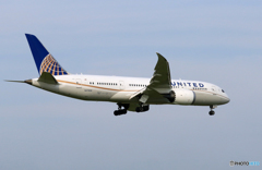 「良い空～」 UNITED 787-8 N27908 着地前