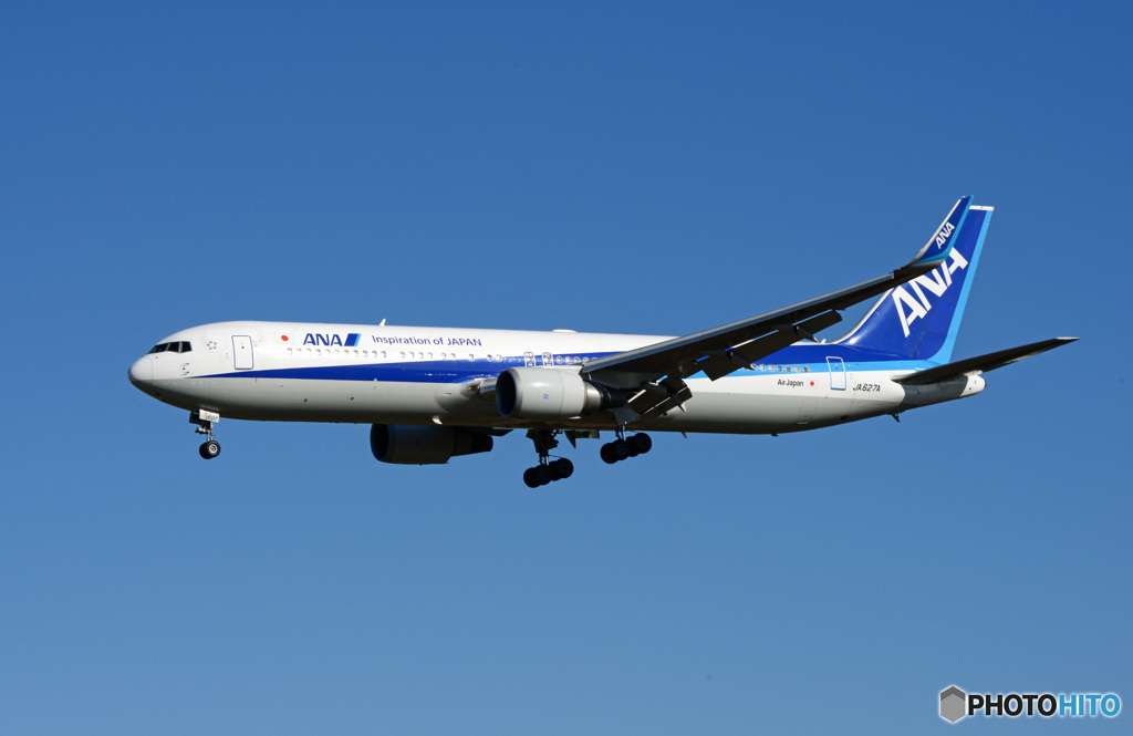 [青い空]　ANA 767-381 JA672A　Landing