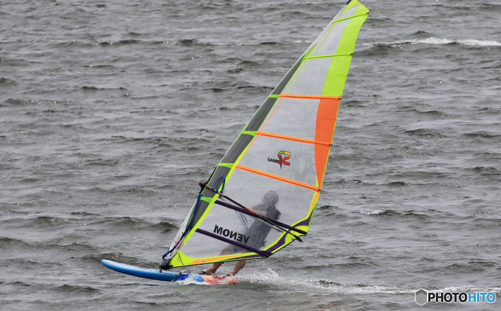 「青い海」ウインドサーフィン日ですよ