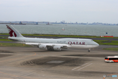 「☁」Qatar 747-8 アミリA7-HHE 離陸→ 成田へ