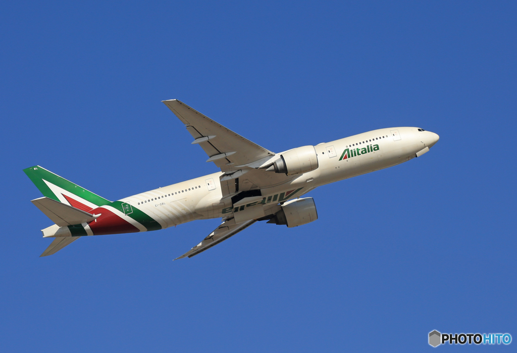  「晴れ」 Alitalia 777-243 EI-DBL 飛ぶ