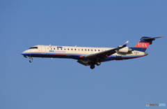 「青色が好き」 IBEX ボンバル CRJ-702 JA12RJ到着