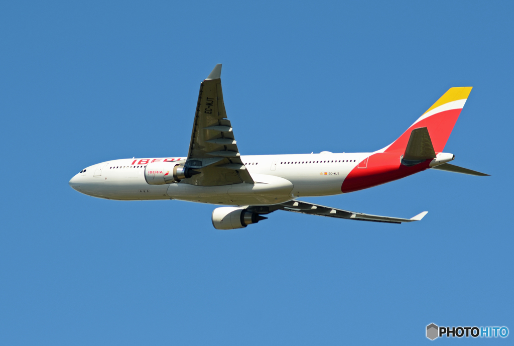 「青が大好き」 イベリア航空 A330-202 EC-MJT 飛び立ち