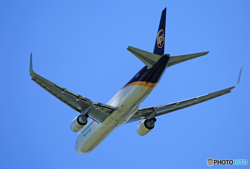 「ぶるー」 UPS 767-34AF N341UP 飛行