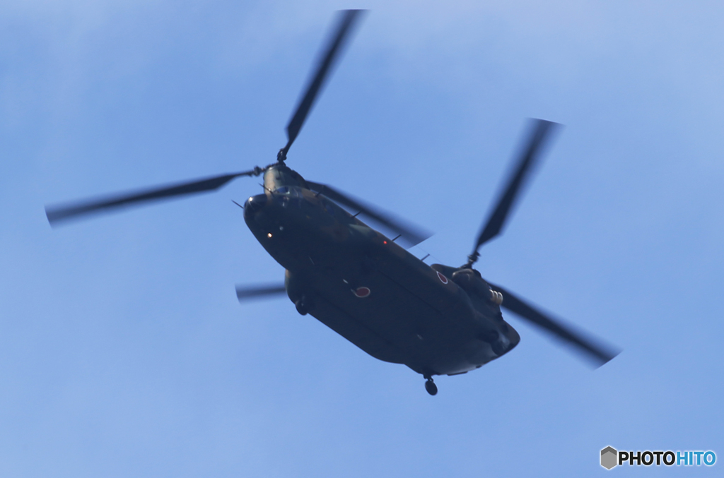「青」☆　☮ チヌーク飛来・CH-47JA✈