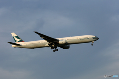 ☀「青い空」が一番 Cathay 777-367 B-HNO到着しました