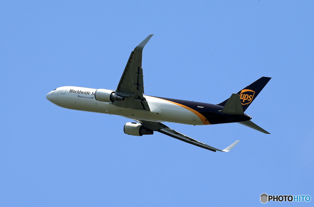 「空色」UPS 767-34AF N306UP 出発