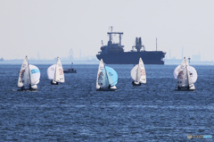 「青い海」　ヨットセーリングの全国大会を見る
