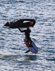 [青い空]   浮いたよ・ウイングサーフィン